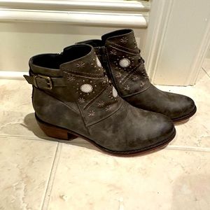 Brown Avanti Boho Bejeweled Booties Size 10